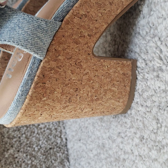 Corkys Blue and Tan Heeled Sandals  NWT - Picture 3 of 8